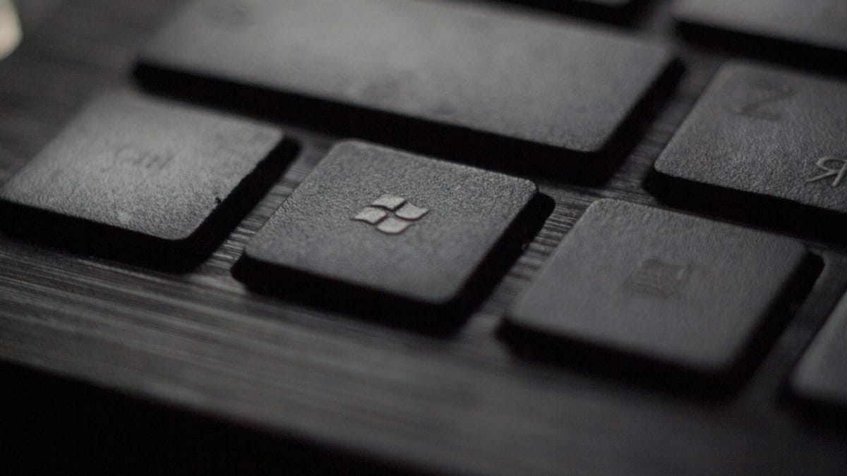 Using the macOS layout on Windows can make it easier for Mac users to operate.